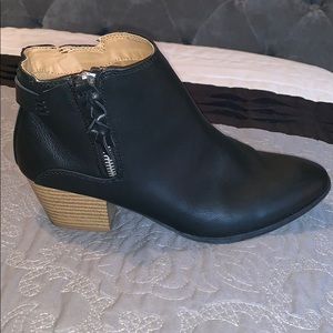 QUPID - Black Booties
